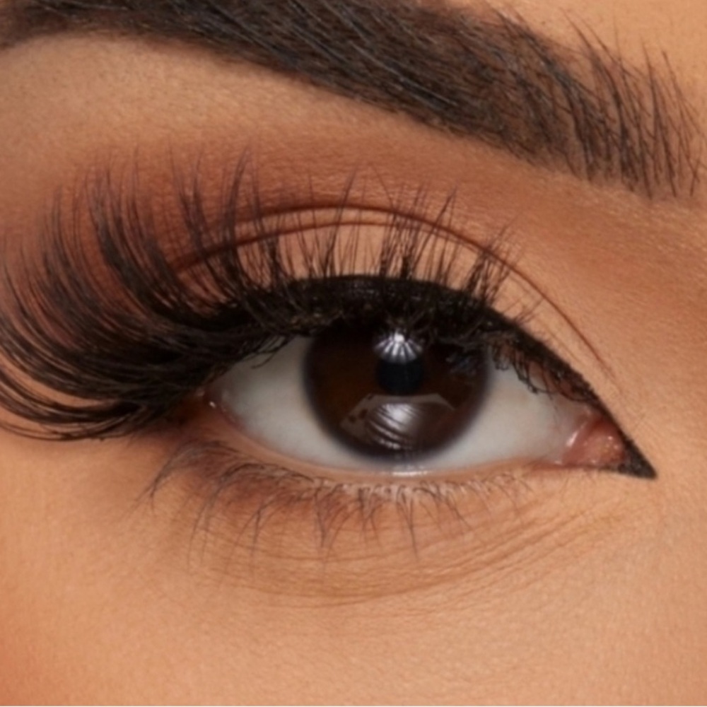 Glamorous NWOT Glamnetic VIP Lashes (Up to 60 Wears) - One Set